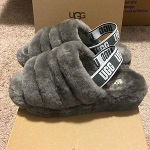 UGG FLUFF YEAH Charcoal Women’s fluffy slides SIZE 10